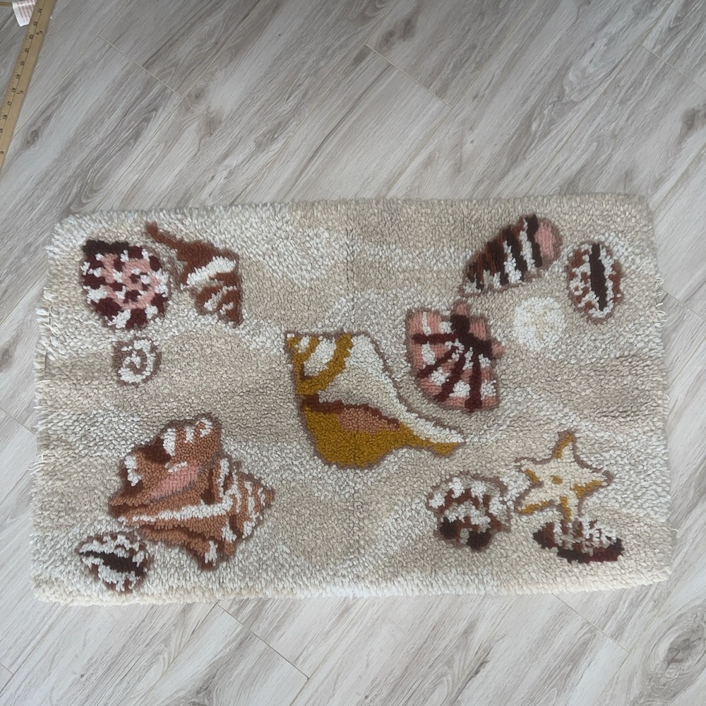 Handmade Latch Hook Rug Summer Seashells By The Seaside For Home Decor 26x39"